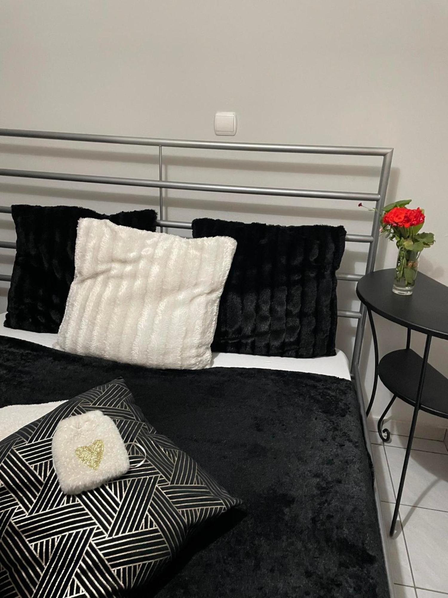 Apartment 4y In